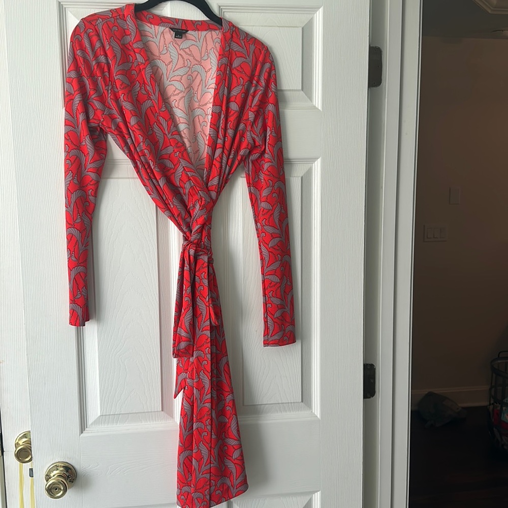 Gorgeous Ann Taylor size 4 wrap dress!